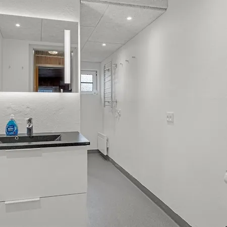 Ulrich - 500m From The Sea In Western Jutland By Interhome بيت للعطل